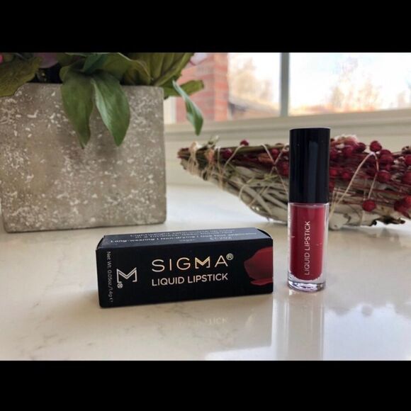 Make up bundle : mascara, lipstick,CIATEeyeshadow - Picture 7 of 9